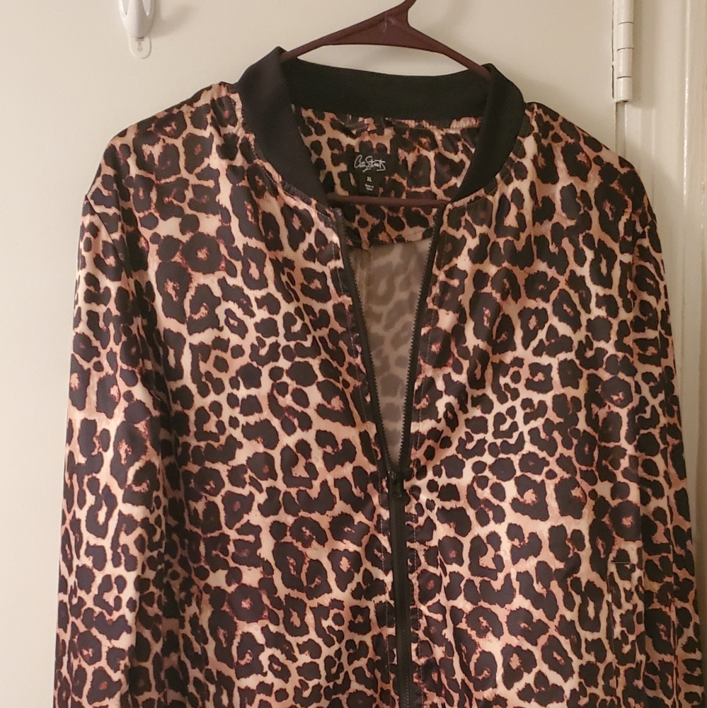 City streets leopard wind breaker xl